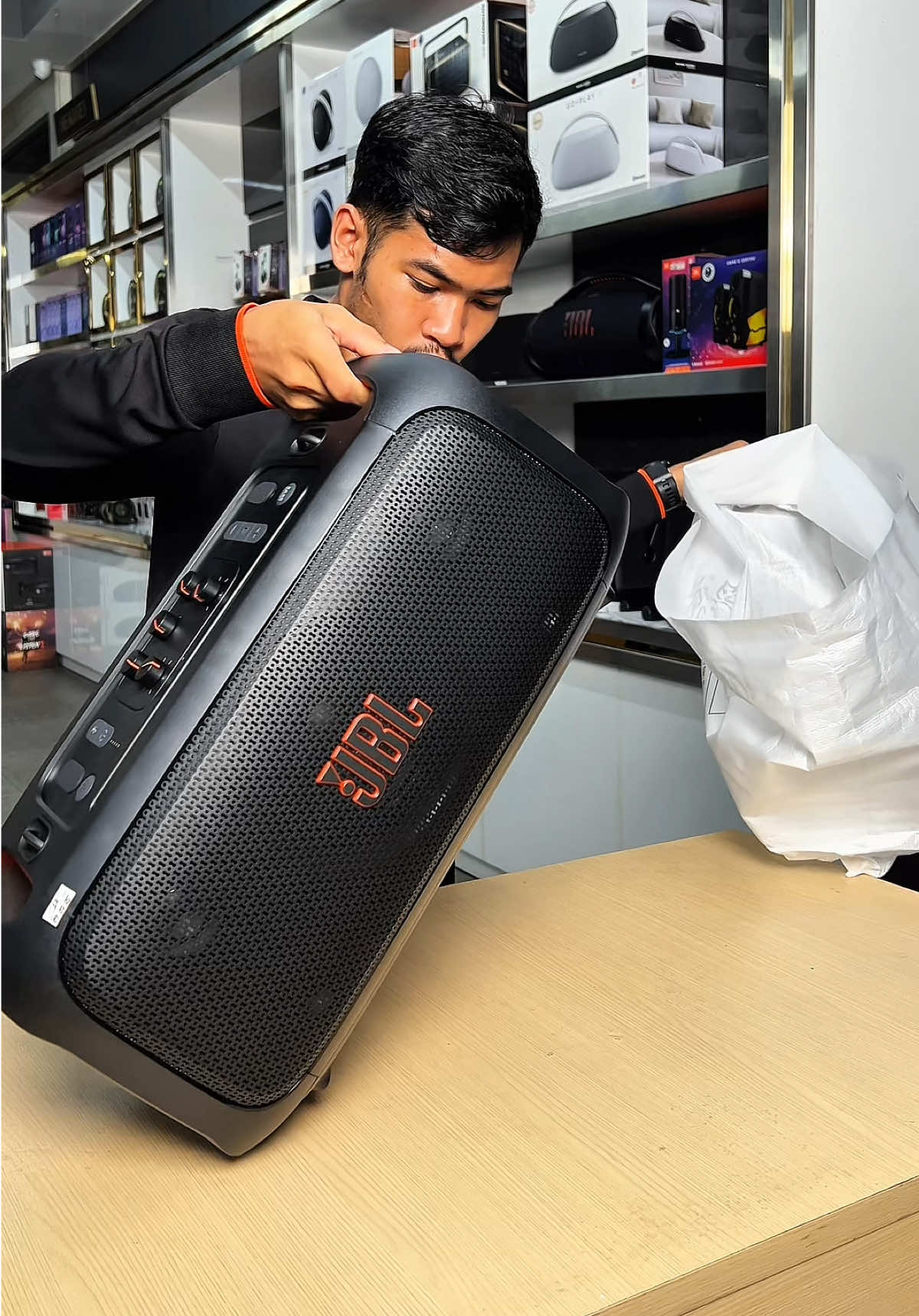 🔊 Unboxing JBL Party On The Essentials! | 100W Power 💥 | 6H Battery 🔋 | Real Sound Test 🎶🔥 Top Hashtags: #JBLPartyOn #SpeakerUnboxing #SoundTest #JBL100W #PortableSpeaker #BluetoothSpeaker        #creatorsearchinsights 