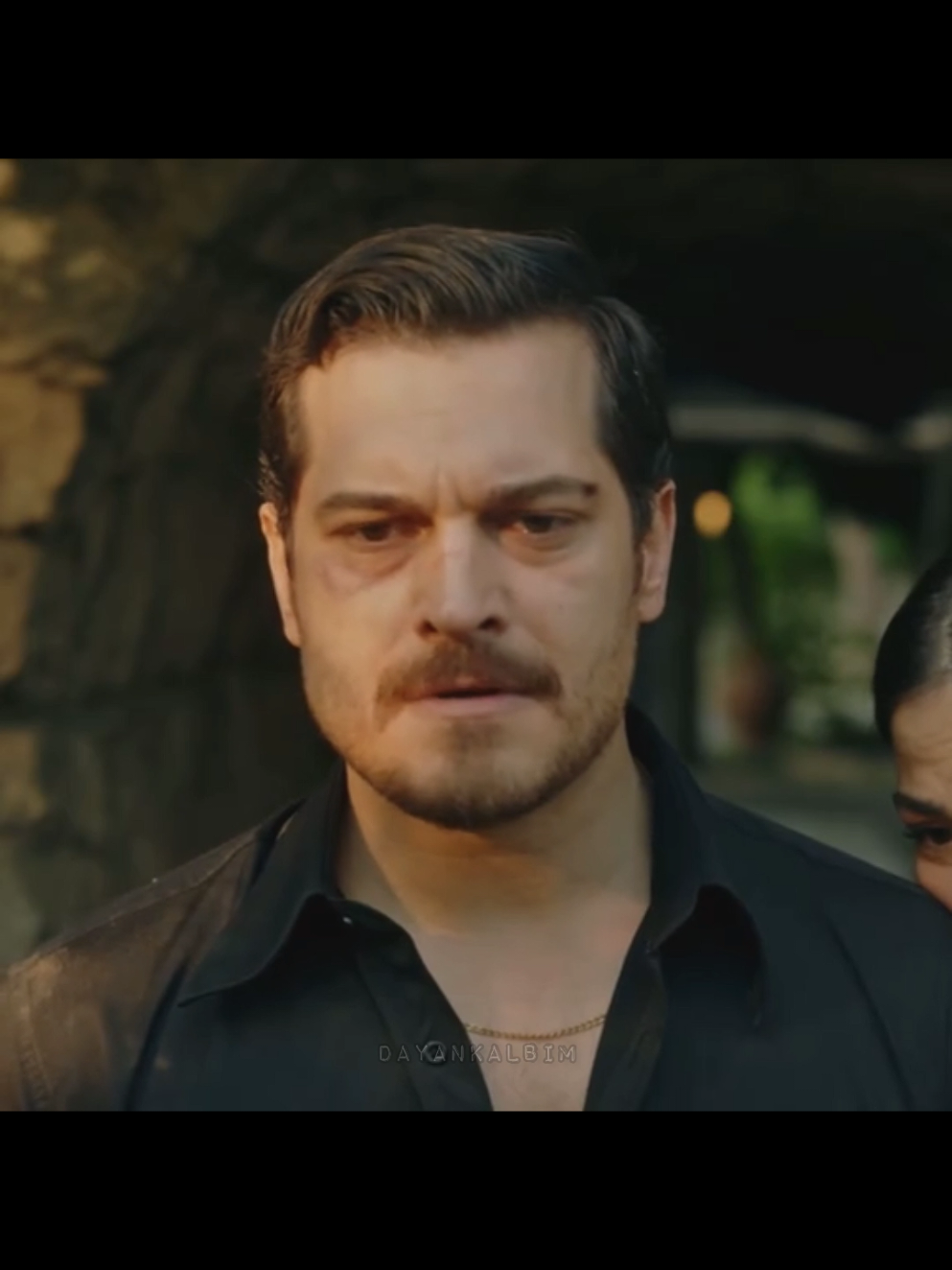 vedası olmayan tek ayrılık ölümdür hem giden ölür hem kalan ölür... #eşrefrüya #ayrılık #duygusalsahneler #kesfet 