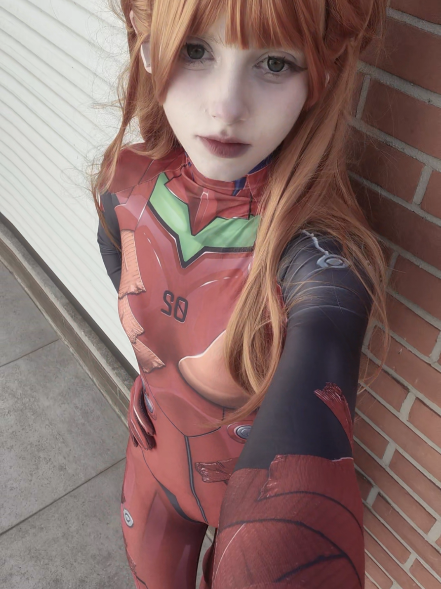 Long time no see😔 Sorry for not posting! I'm back nowᓚ₍⑅^..^₎♡ #neongenesisevangelioncosplay #neongenesisevangelion #cosplay #cosplayer #fypジ  #asukalangley #asukacosplay 