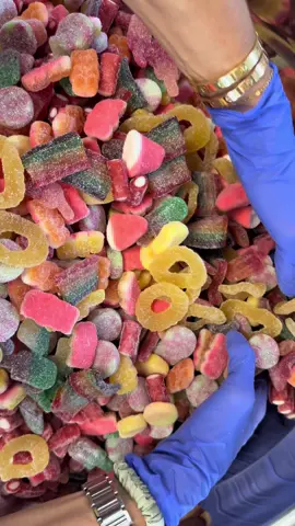 Mixing magic at the #rubybond candy cart launch 🍬🚀 A sweet + sour gummy moment featuring candy popsicles with a surprise cola twist 🥤 #candy #asmr #candyasmr #candytok #gummycandy #sweets #letsmixit 
