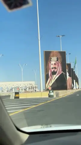 Berikut adalah daftar urutan raja Arab Saudi: 1.Raja Abdulaziz bin Abdul Rahman Al Saud: (1932-1953) 2.Raja Saud bin Abdulaziz Al Saud: (1953-1964) 3.Raja Faisal bin Abdulaziz Al Saud: (1964-1975) 4.Raja Khalid bin Abdulaziz Al Saud: (1975-1982) 5.Raja Fahd bin Abdulaziz Al Saud: (1982-2005) 6.Raja Abdullah bin Abdulaziz Al Saud: (2005-2015) 7.Raja Salman bin Abdulaziz Al Saud: (2015-sekarang) 8.Putra Mahkota Mohammed bin Salman ( Penerus Raja Salman/Perdana Mentri Arab Saudi) #RajaSaudiArabia #KingSaudiArabia #MBS #RajaSalman #Riyadh #Madinah #Jeddah #Mekkah #MasjidilHaram #MasjidNabawi #Zamzamwater #AirZamzam #Reels #fyp #masukberandafyp #postingulang #foryoupage 