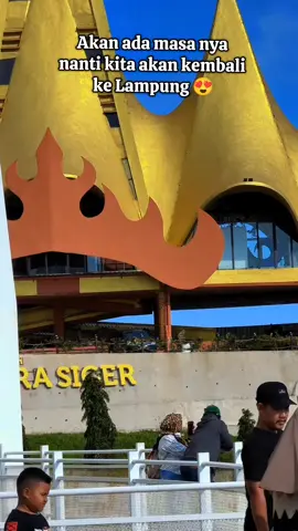 Salam satu Siger, From Pringsewu 🥰🤝🙏#lampunggeh #remixlampung #lampungtiktok #lampungpride #pringsewulampung  #pesawaran #bandarlampung #anakrantau #singapore #pejuangdolar #sigerlampung  #fyppppppppppppppppppppppp  #masukberandafyp 