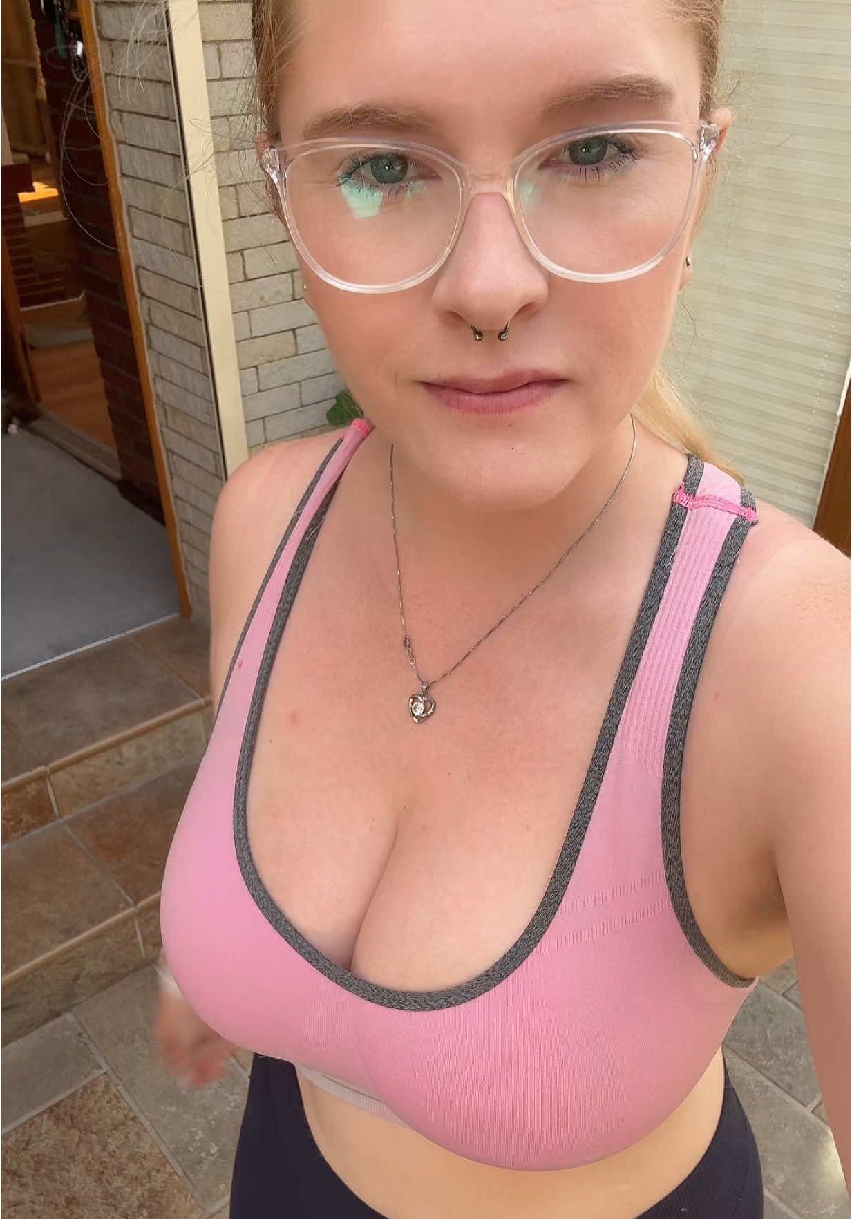 Schönen Abend für euch 😊  #mariajohanna07 #sport #laufband  #grüße #schönenabend 