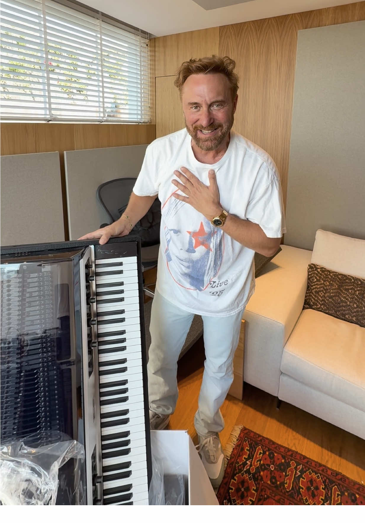 Unboxing something really special today… The Rhodes MK8 🎹✨ These iconic sounds have been a huge part of my musical journey and inspiration over the years. Thank you @rhodesofficial for this beauty—can’t wait to create with it! 🙌🏼🙌🏼🙌🏼