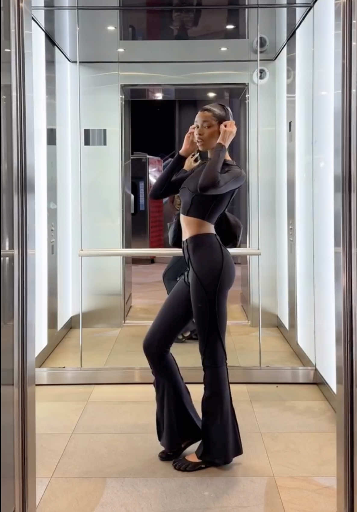 Iconic pieces from BetterMe Store. Elevator fitcheck edition 🌋