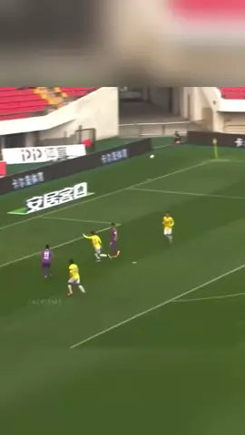 Esse VAR ficou louco 