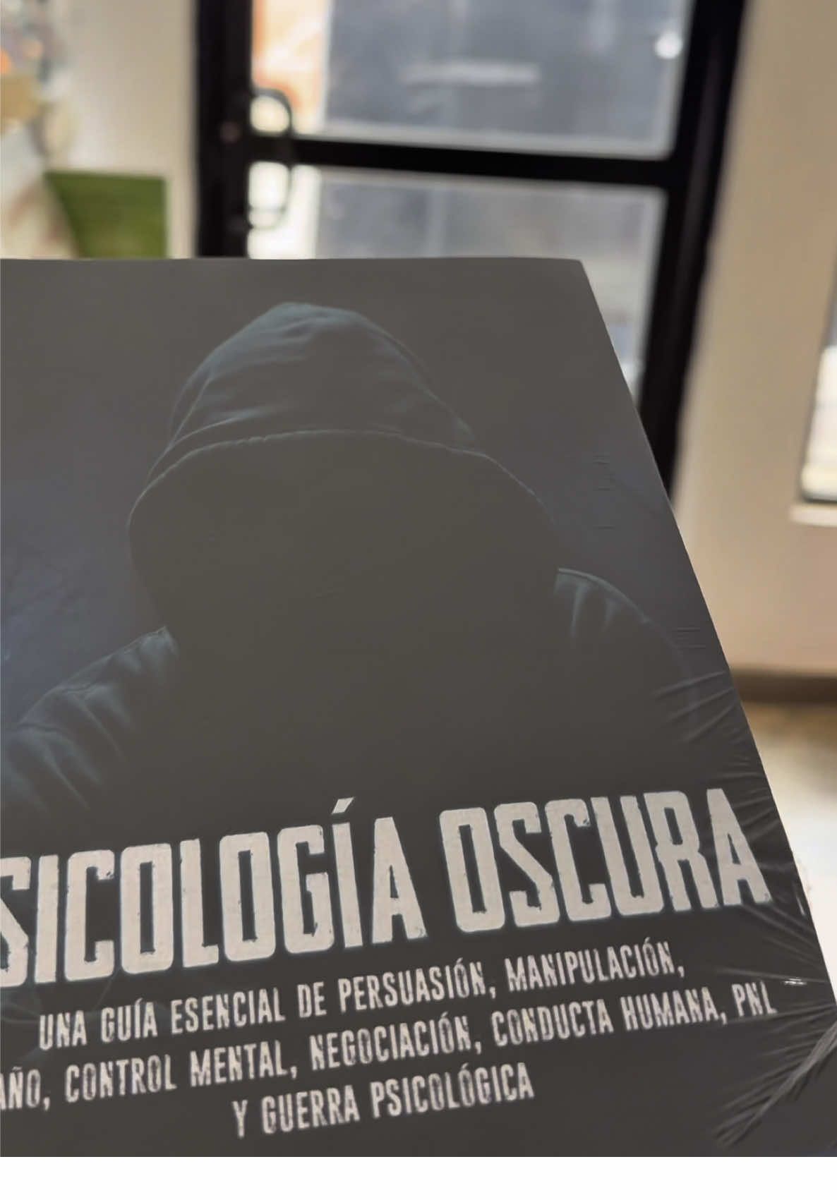 Psicología Oscura Steven Turner no es un libro para cualquiera. Es para los que quieren entender cómo se manipula, cómo se controla… y cómo protegerse en un mundo donde todo es influencia. #PsicologíaOscura #StevenTurner #ControlMental #BookTok #TikTokLibros #PNL #ManipulaciónPsicológica #Persuasión #LibrosDePoder #GuerraPsicológica #NeurocienciaOscura