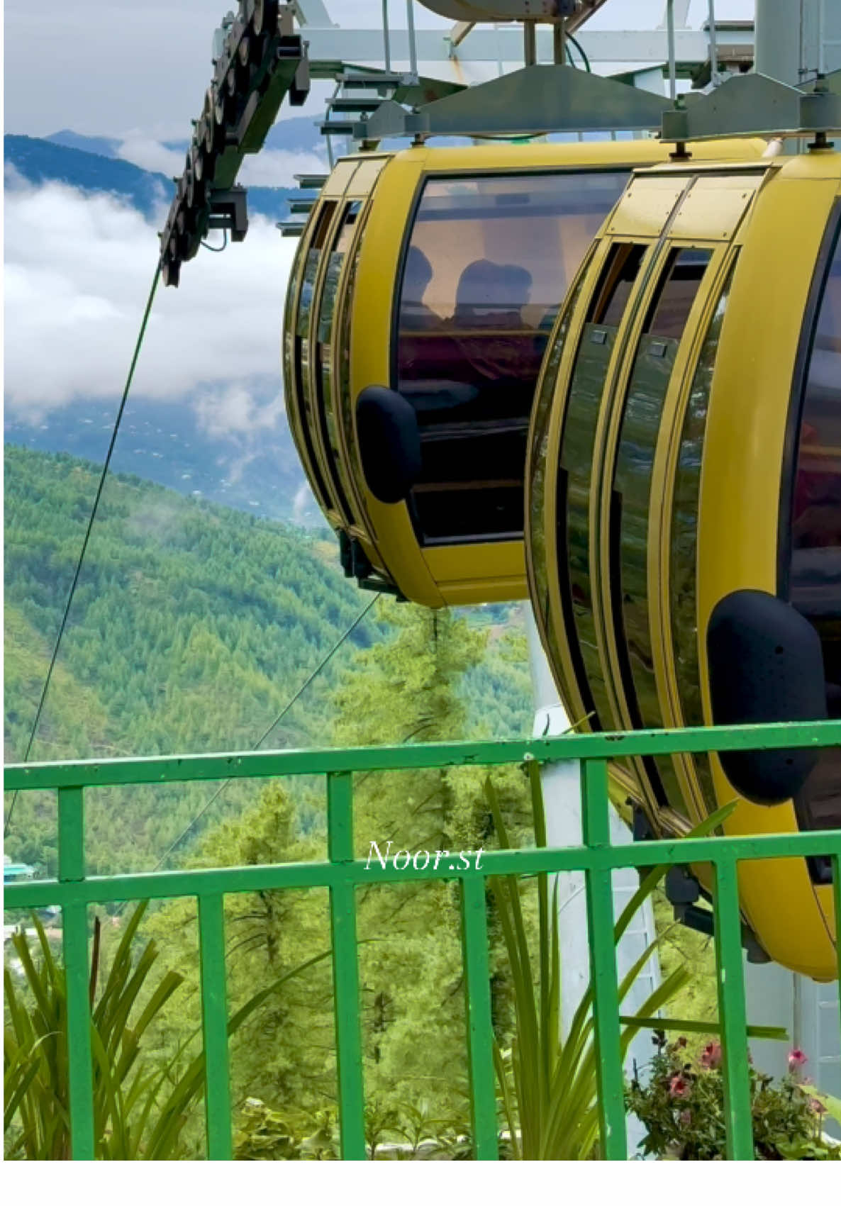 Cable car beauty +view ❤️#viral #video #foryou #foryoupage #viarlvideo #trendingvideo #newmurree05 #patriata #newmurree #bueatyofnewmurree #bueatyofmurree #newmurreeview #chairlift #cablecar #umbrellaresort #patriatabeauty #creatorsearchinsights 