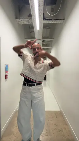 This is a vibe @Alexandros Sarafis dc me. #fyp #dance #newmusic 