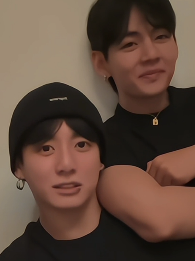 #jungkook #taehyung #taekook #vkook #weverselive #btsarmy #fypシ 