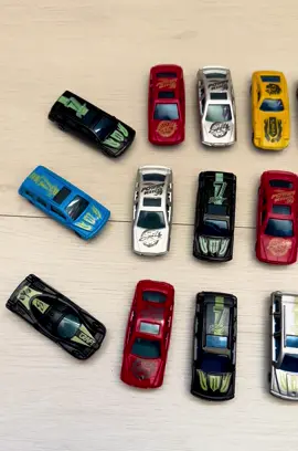 🚗 Kit com 25 Mini Carrinhos Sortidos! 🏁 Diversão garantida com esse super kit de 25 mini carrinhos de brinquedo! Modelos variados e coloridos para estimular a imaginação, colecionar ou presentear. Ideal para lembrancinhas, brincadeiras ou montar uma pista de corrida em casa! ✨ Leves, resistentes e prontos para acelerar a diversão! 📦 Enviamos o kit com 25 unidades sortidas. Perfeito para quem ama velocidade e diversão! 🚙💨 #vendasonline #presenteinfantil #carros #carrinho #minicarro 