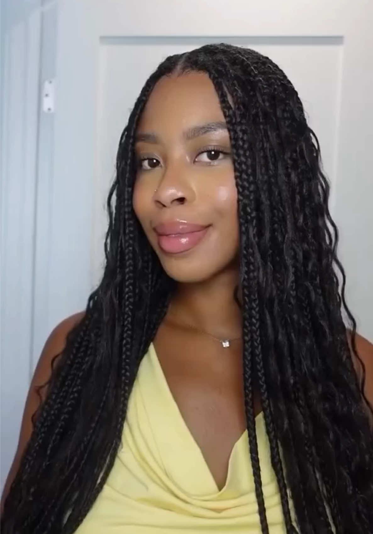Time to revive your Boho Braids! 🕒 PATTERN Social Media Coordinator @Aliyah shows us how to refresh her long knotless braids in just 20 minutes with a few faves. 💫Deep Scalp Detox: To cleanse & purge 💫Leave-In Conditioner: To re-moisturize & detangle 💫Curl Mousse: For lightweight hold & definition 💫Edge Control: To swoop & slay those baby hairs 💫Scalp Serum: For a soothed scalp #patternbeauty #braids #bohobraids 