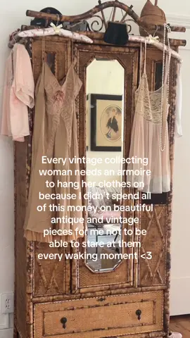 Instant mood booster <3 I’m so excited about my 1920s slip dress from @Sydney Jean  #vintagefashion #1920sslip #1930svintage #antiques #belleepoque 