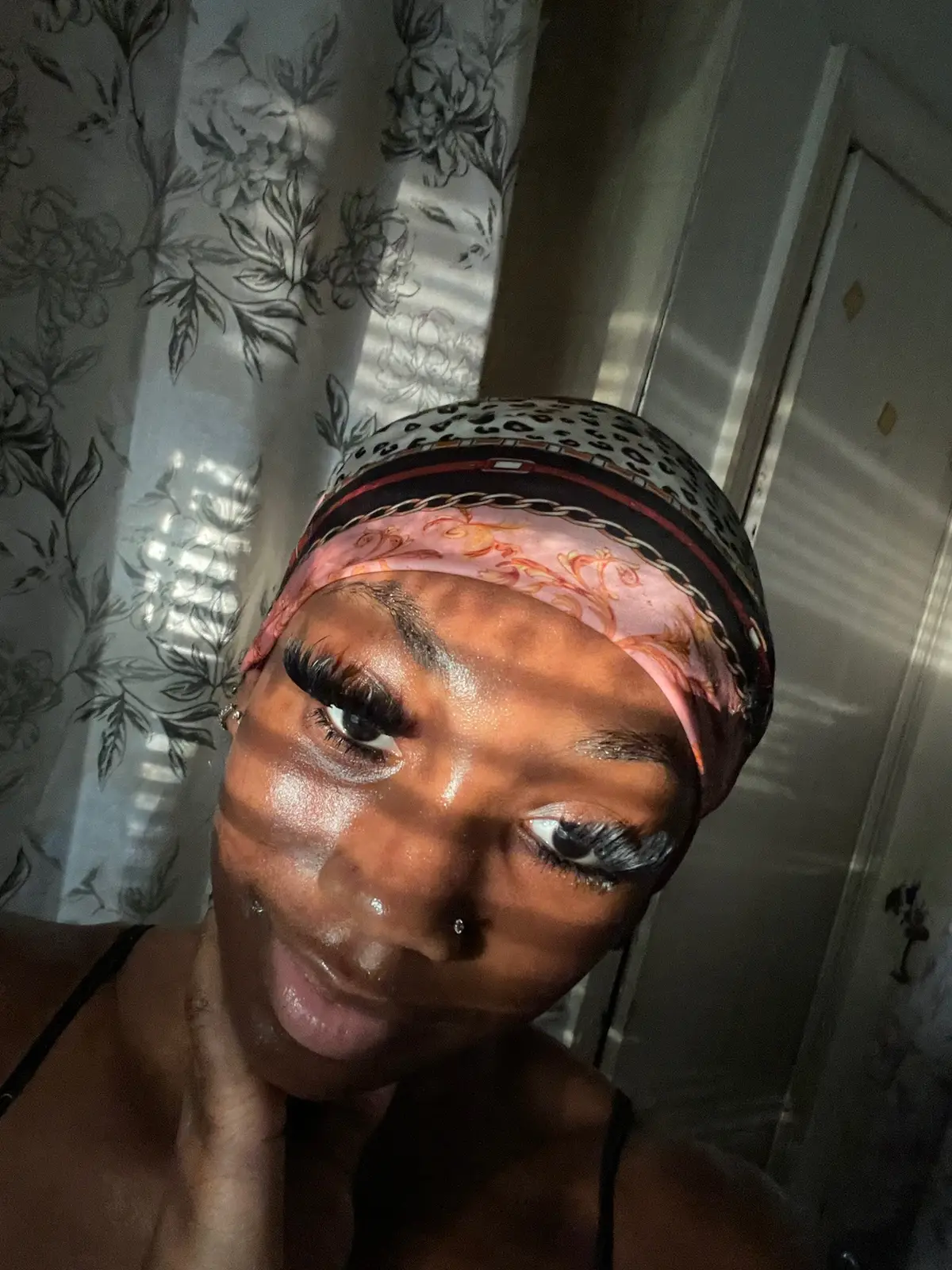 type that give “ look at me when I’m tty “ 😻😻😭 #fypviralシ #viralvideo #fypシ #queen #makemefamous #facecard #xyzbca #wlw #lashclusters #fyp 