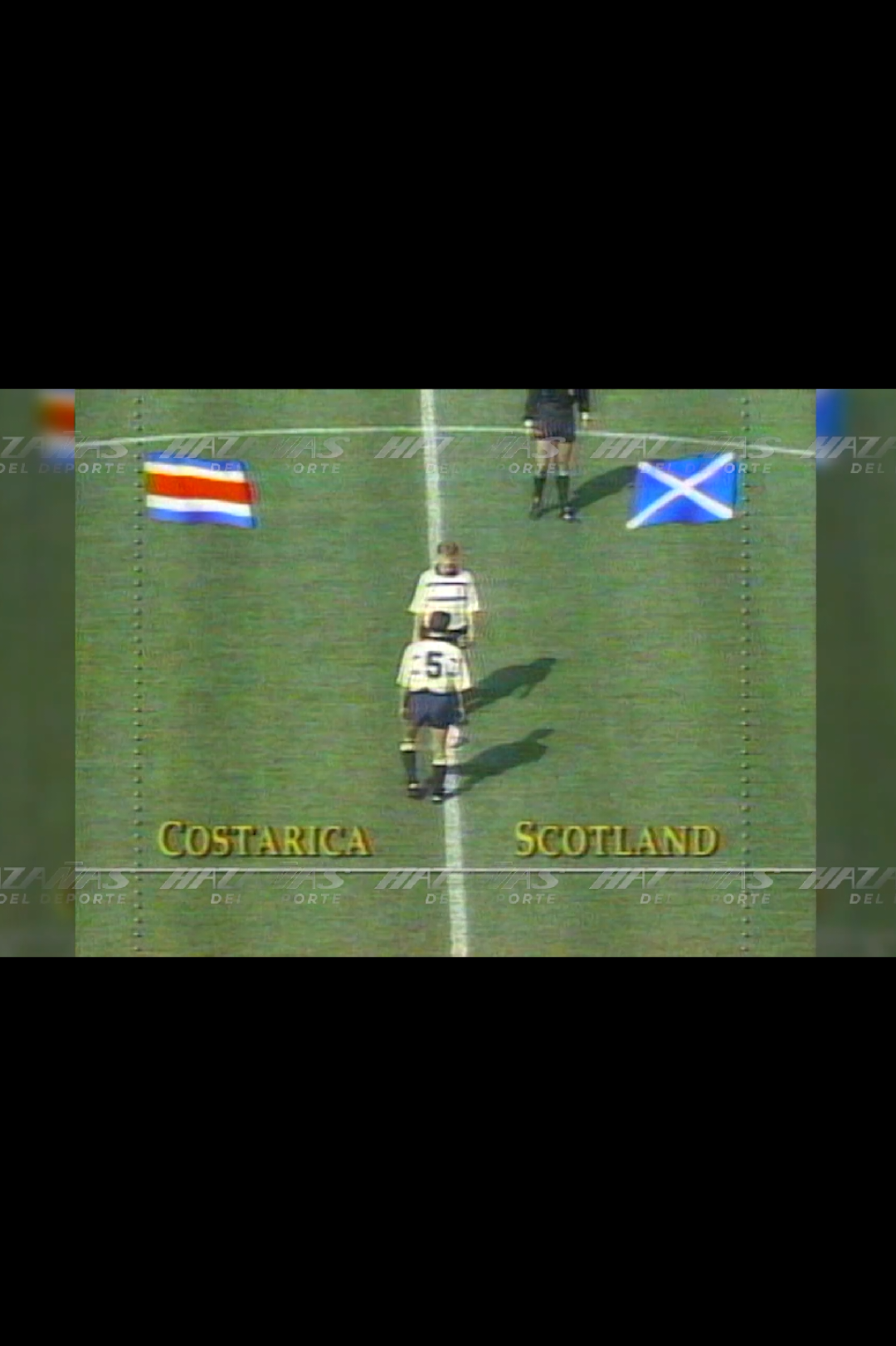 A 35 años del debut de #lasele #costarica en una Copa Mundial. El estreno en Italia 1990 fue ante Escocia con triunfo tico de 1-0 con gol de Cayasso en Génova. Así lo transmitió Canal 6 con los comentarios de Luis Humberto Ramírez y la narración de Róger Ajún #retro  #mundial  #italia 