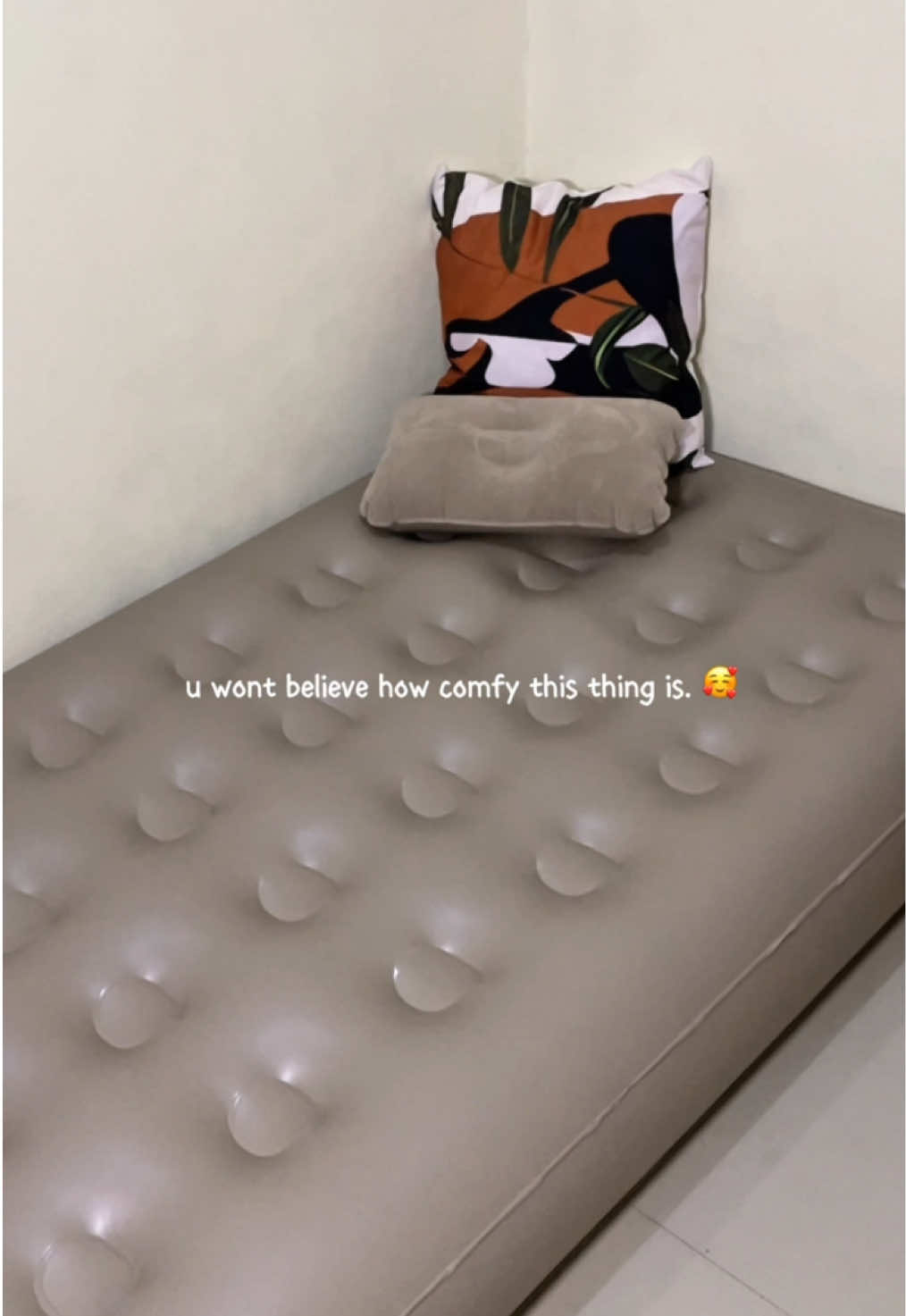 This inflatable air bed will make u wonder why u didnt buy one sooner ✨ #airbed #inflatableairbed #inflatable #coyoomi #coyoomiinflatableairbed 