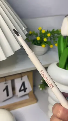 Focallure eversharp blade eyebrow pencil 🫶 #makeup #tiktokmakeup #focallure #eyebrowtutorial #eyebrowsonfleek #affordableeyebrow #eyebrowpencil #eyebrowpencilrecomend 