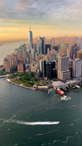 Wait for it… ✨ #nyc #sunset #goldenhour 