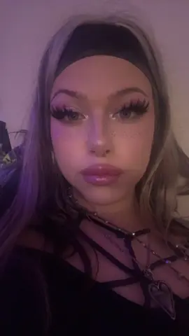 I tried dewy makeupp