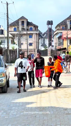 Bucket prank goes wrong  #viral #viralvideos #fyp #fypp #fypシ゚ #trendingvideo #treanding #orangeboy #orangeboycomedy #orangeboyprank @bobbyfroshcomedy 