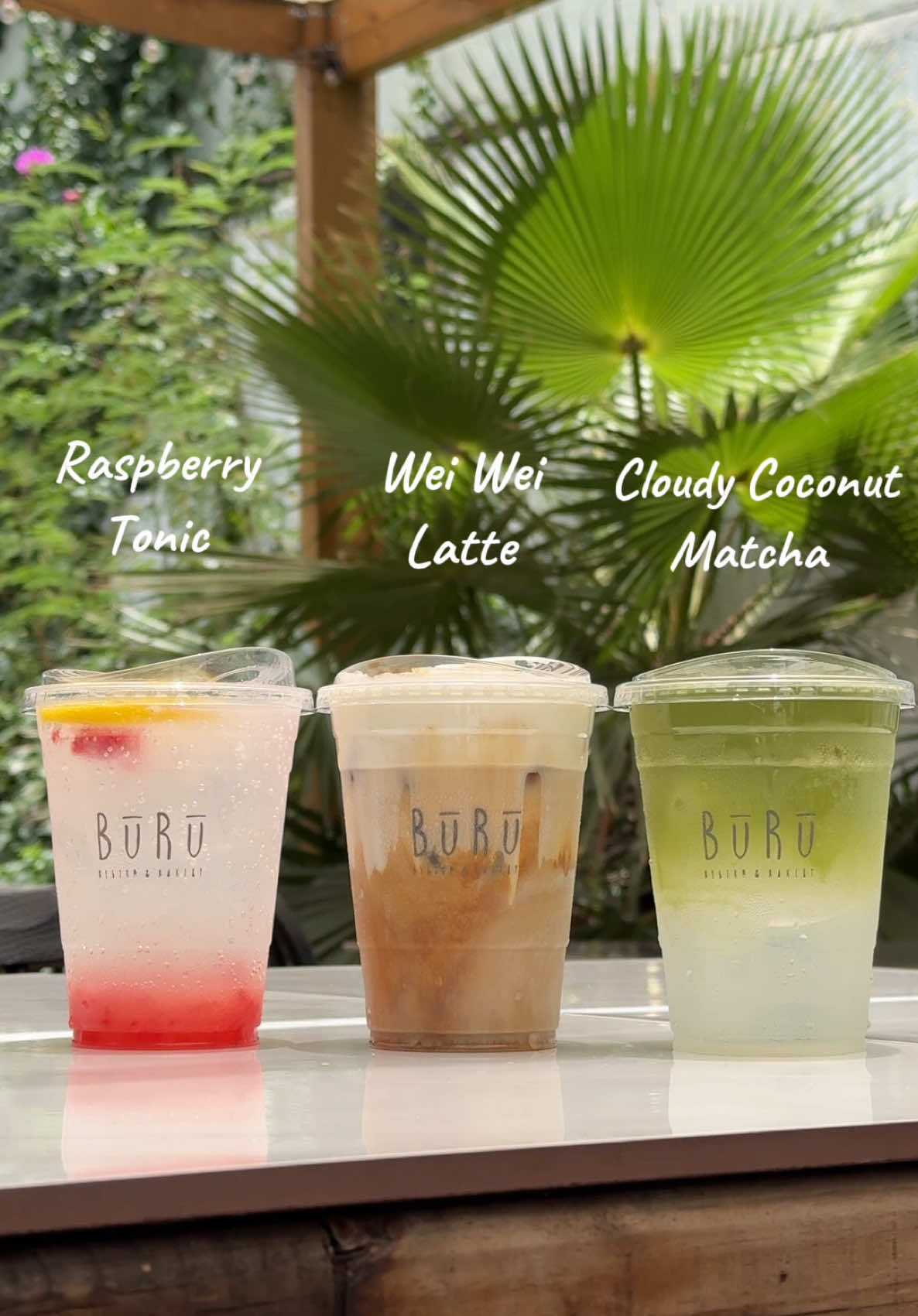 Apenas uno de estos para el calor! Ya estan disponibles nuestras nuevas bebidas de verano 🥵 ven probarlas #cafe #coffee #bakery #brunch #bebidas #temporada 