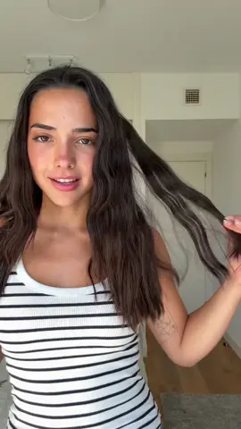 PubIi. Mi melena lista en 2 minutos gracias a Elvive Aceite Extraordinario Universal para el cabello de @L’Oréal Paris #LorealParisEspaña #TransformaTuPeloEnSegundos #HairCare