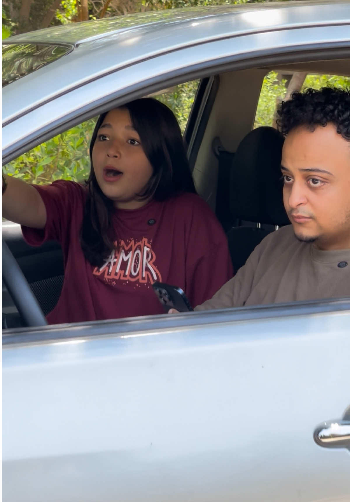 رجع من الغربة لقا امة بتشحـ ـت في الشارع