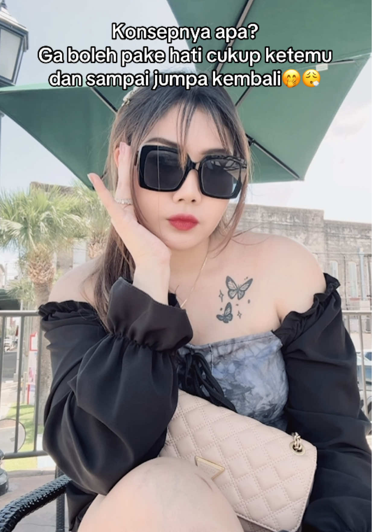 uuuuhh😮‍💨😮‍💨😮‍💨 #salamsatujangkar #pelautmuda #sailorwomen⚓ #sailorwomen #seaman⚓ #bukanpelautidolamu #kulikapalpesiar #pelautcantik #pelautidolamu #beranda #foryoupage #kulikapalpesiar🛳⚓ 