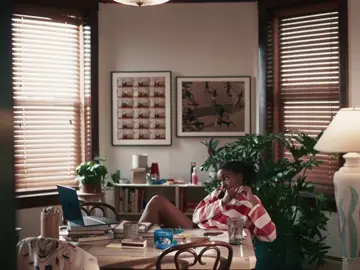 saw someone on twitter say that she’d 100% own ctrl on vinyl. love that #thebear #thebearfx #thebearedit #sydneyadamu #ayoedebiri 