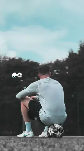 🌧️⚽️#foryoupage #football #footballers #foryou #viral #viralvideo #rain #therapy #fypviral #fyp 