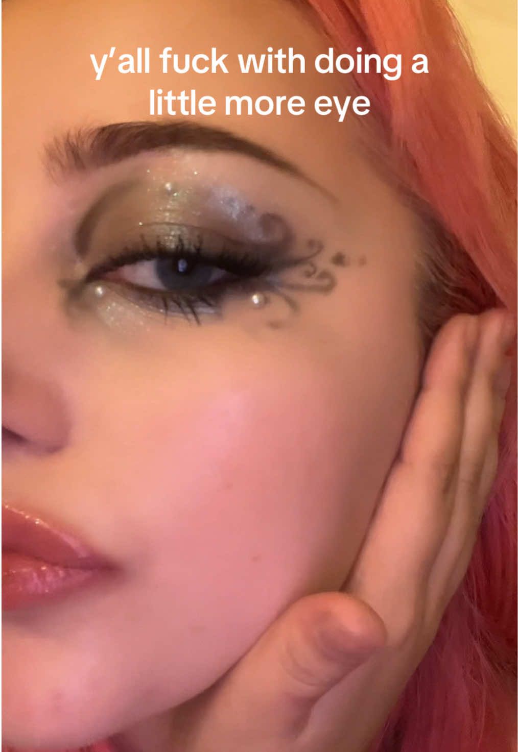 Heavy eye makeup on contact wearers is not for the weak.  #eyemakeup #clubmakeup #makeup #uni 