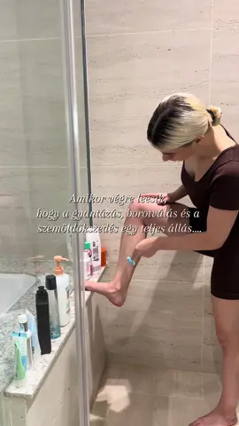 Borotválkozás, gyantázás, szemöldökszedés... Teljes állás – csak épp én fizetek érte. 👩🏼💸💅 #fulltimejob #beautyroutine #selfcareiswork #magyartiktok #fyp #girltok 