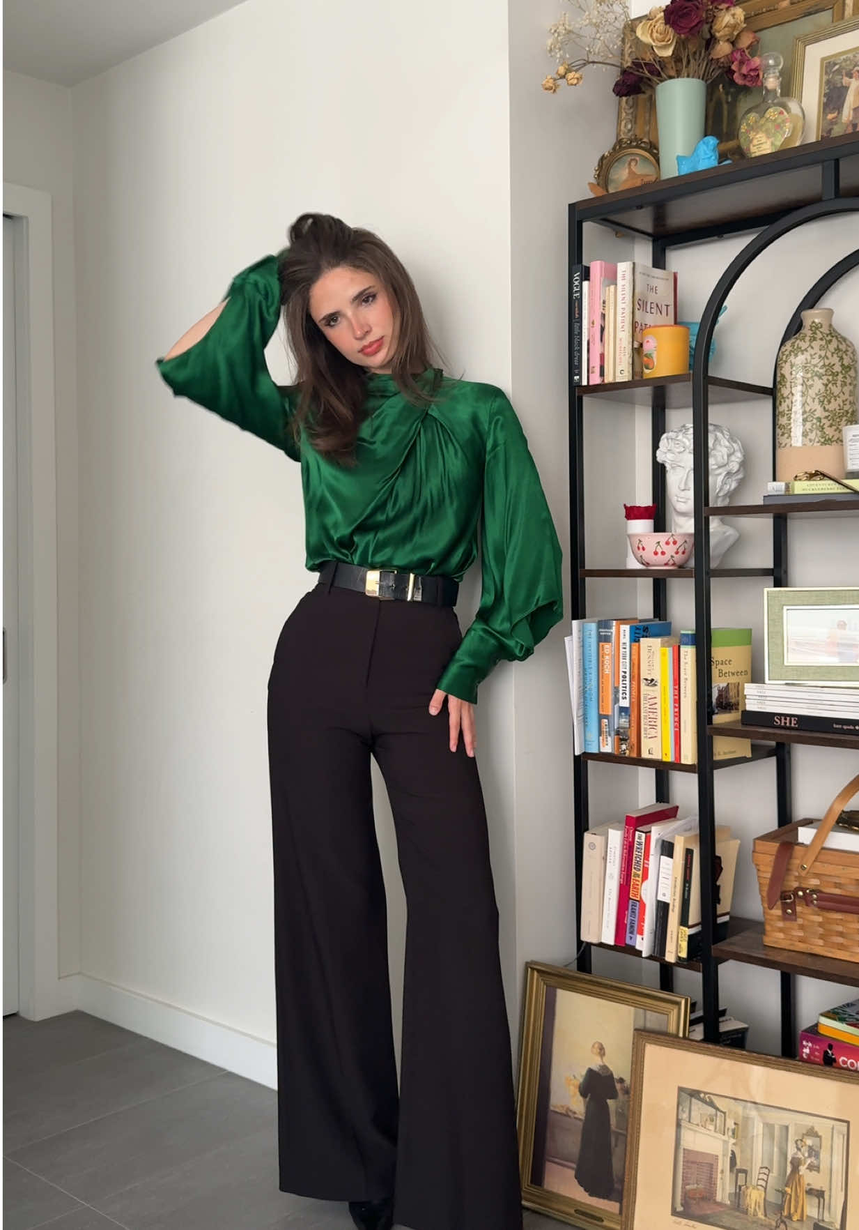 office outfits don’t have to be boring! #workwear #officeoutfits #businesscasual #bizcas #classystyle #elegantstyle #edgyelegance 