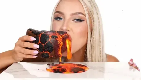 Real lava cake 🥵 #lavafood #asmreating #sizzlingmukbang #hotfoodchallenge #crunchyasmr