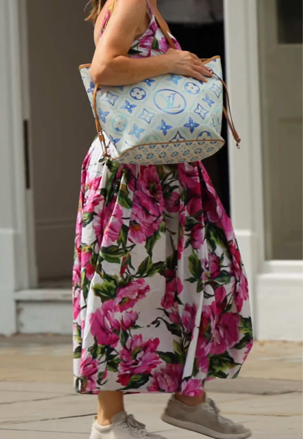 What women are wearing in London this summer ☀️👗 Real street style, real people — pure inspiration! #LondonFashion #StreetStyle #SummerLooks #OOTD #FashionInspo #WhatPeopleAreWearing #LondonVibes #Style2025