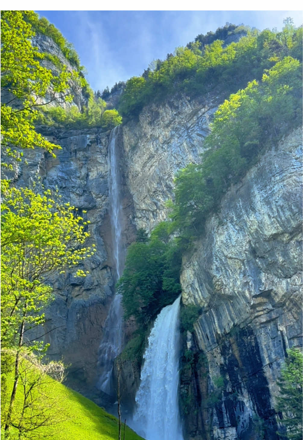 The Seerenbach Falls at Lake Walen in St. Gallen, absolutely amazing! 💦 #seerenbachfälle #weesen #stgallen #walensee #waterfall #waterfalls