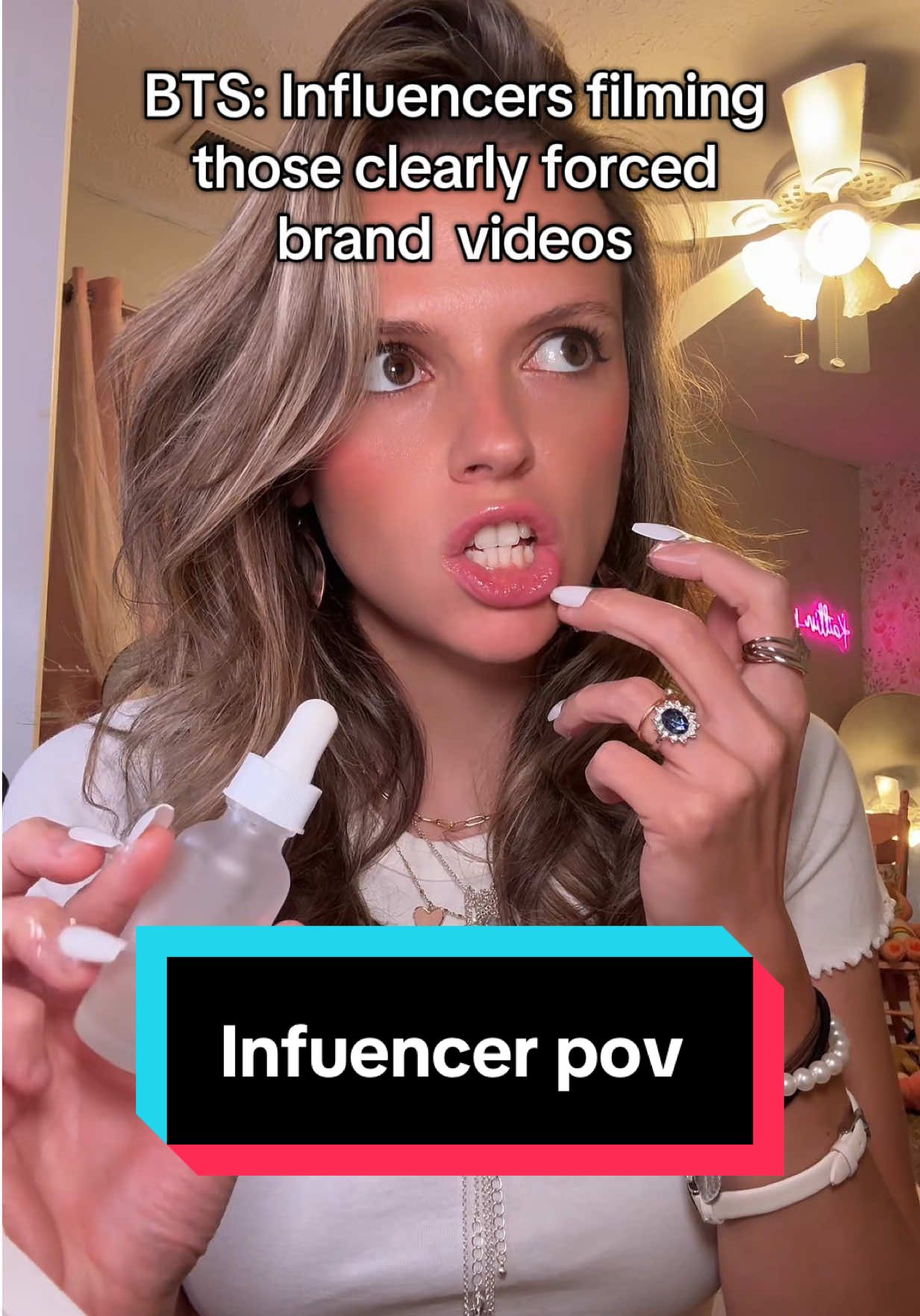 Am I the only one who notices this?? 😩 #pov #infuencer #satire 