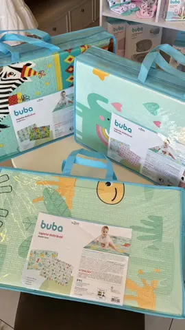 ✨ O tapete que toda mamãe sonha! 💕 Nosso tapete dobrável da Buba é perfeito pra quem busca praticidade, conforto e segurança no dia a dia com o bebê. ⠀ ✅ Dobrável e fácil de guardar ✅ Super leve e portátil ✅ Impermeável e fácil de limpar ✅ Estampas lindas e divertidas ⠀ Ideal pra hora da brincadeira, descanso ou aquele momento em família. Dá pra usar no quarto, na sala e até ao ar livre!