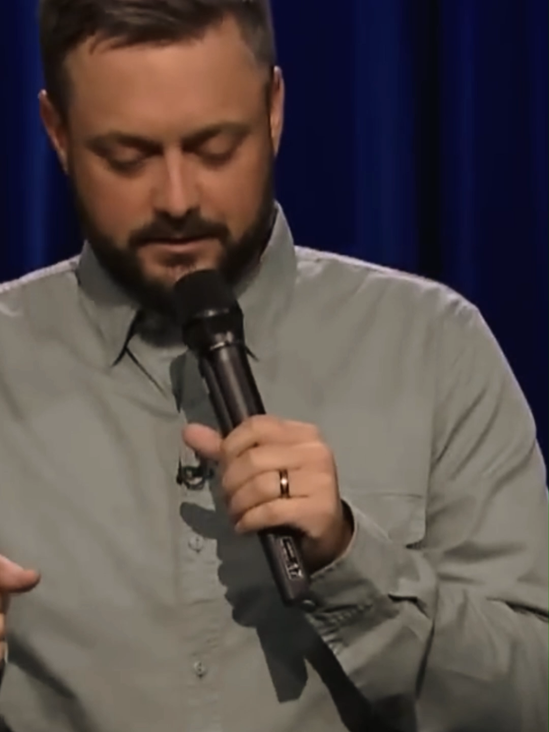 Ice Coffee with Milk and 100% Bargatze Logic #NateBargatze#ComedyTok#CleanComedy#StandUpClip#RelatableHumor