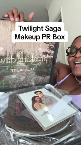 Calling all TwiHards! Have you tried this makeup yet? #glamlite #twilightsaga #edwardcullen #twihard #twilightmakeup 