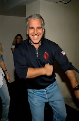 Epstein intentando convencer a los jueces que es inocente. #epstein #baile #trend #veo3 #ia #humor #video #tiktok #ai #estadosunidos🇺🇸 #venezuela🇻🇪 #nadaaquiesreal 