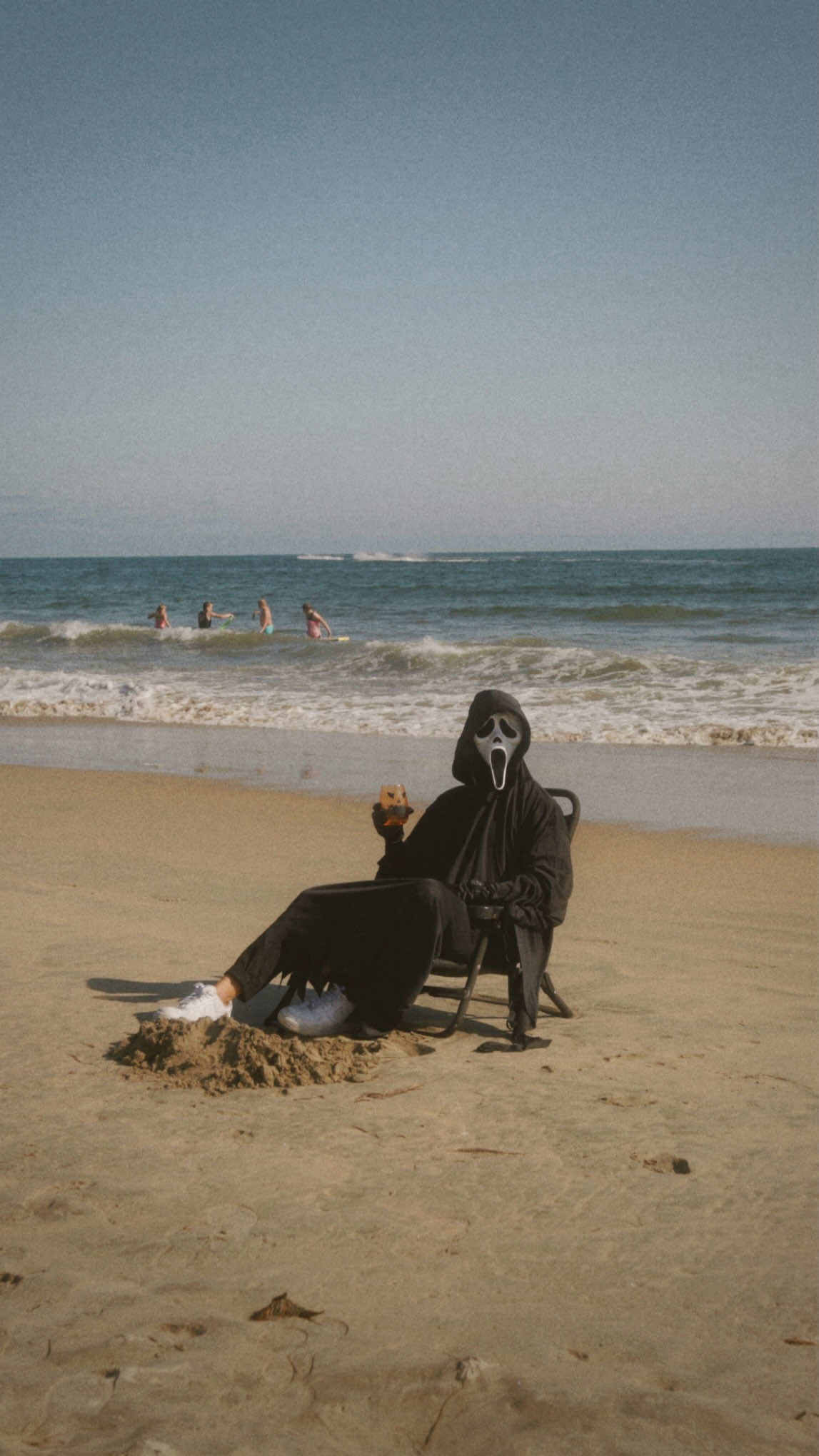 Patiently waiting for ☀️🌊🍉🌴 days to turn into 🎃👻🦇🪦 Ghostface costume: @Spirit Halloween  #halloween #spookyseason #october #Summer #ghostface 