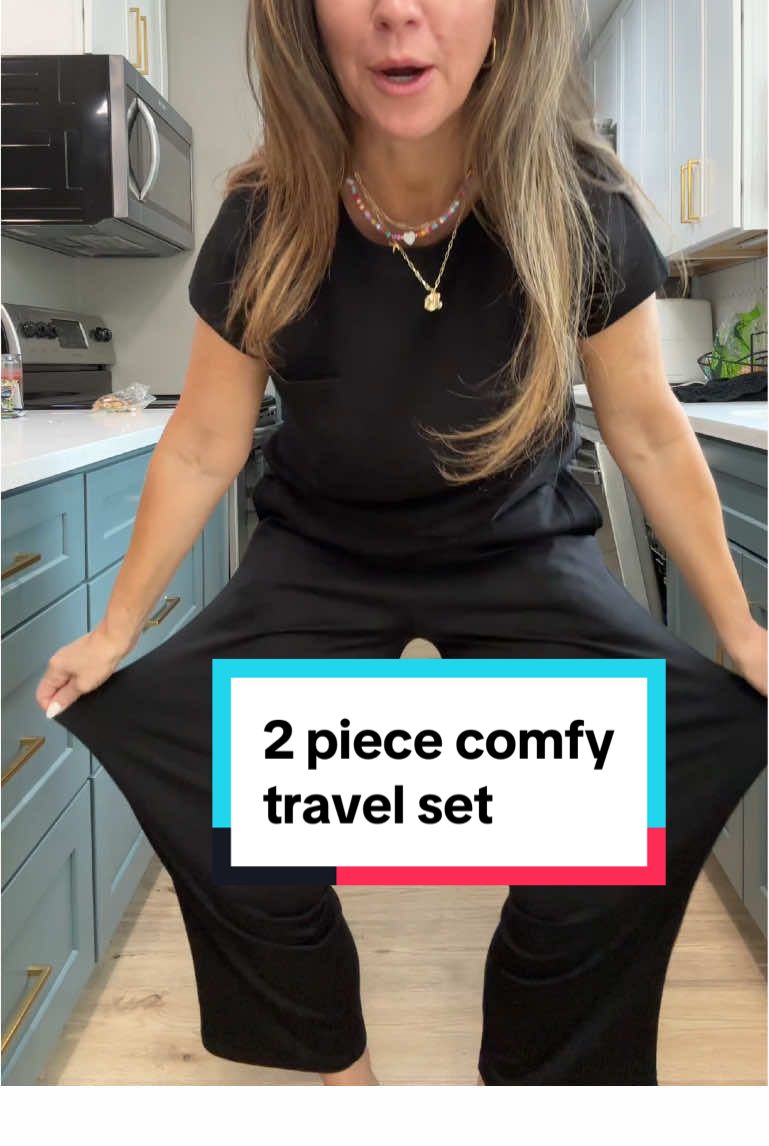 Feels like pajamas but also classy. Perfect travel outfit or when you just don’t want to think! @OFEEFAN  #traveloutfit #loungeset #dealsforyoudays #tiktokshopcreatorpicks #comfyfashion 