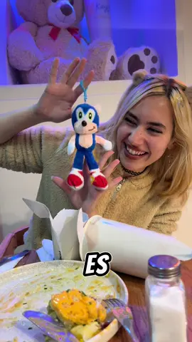 Y le estaba yendo bien😔👌 #darinreite #humor #argentina #foryou #foryoupage #fyp #parati #buenosaires #reseña #villacrespo #palermo #cafeteria #brunch #lacuerpo #señorpresidente #karina #milei #caro #cafe #peluche #kawaii 