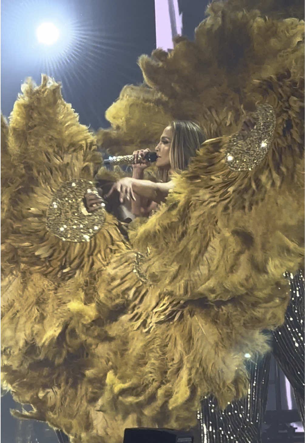 Jennifer Lopez - Let’s get loud #upallnighttour2025 #jlo #jenniferlopez #upallnight #jlopez #jlolivein2025 #madrid @JLO 