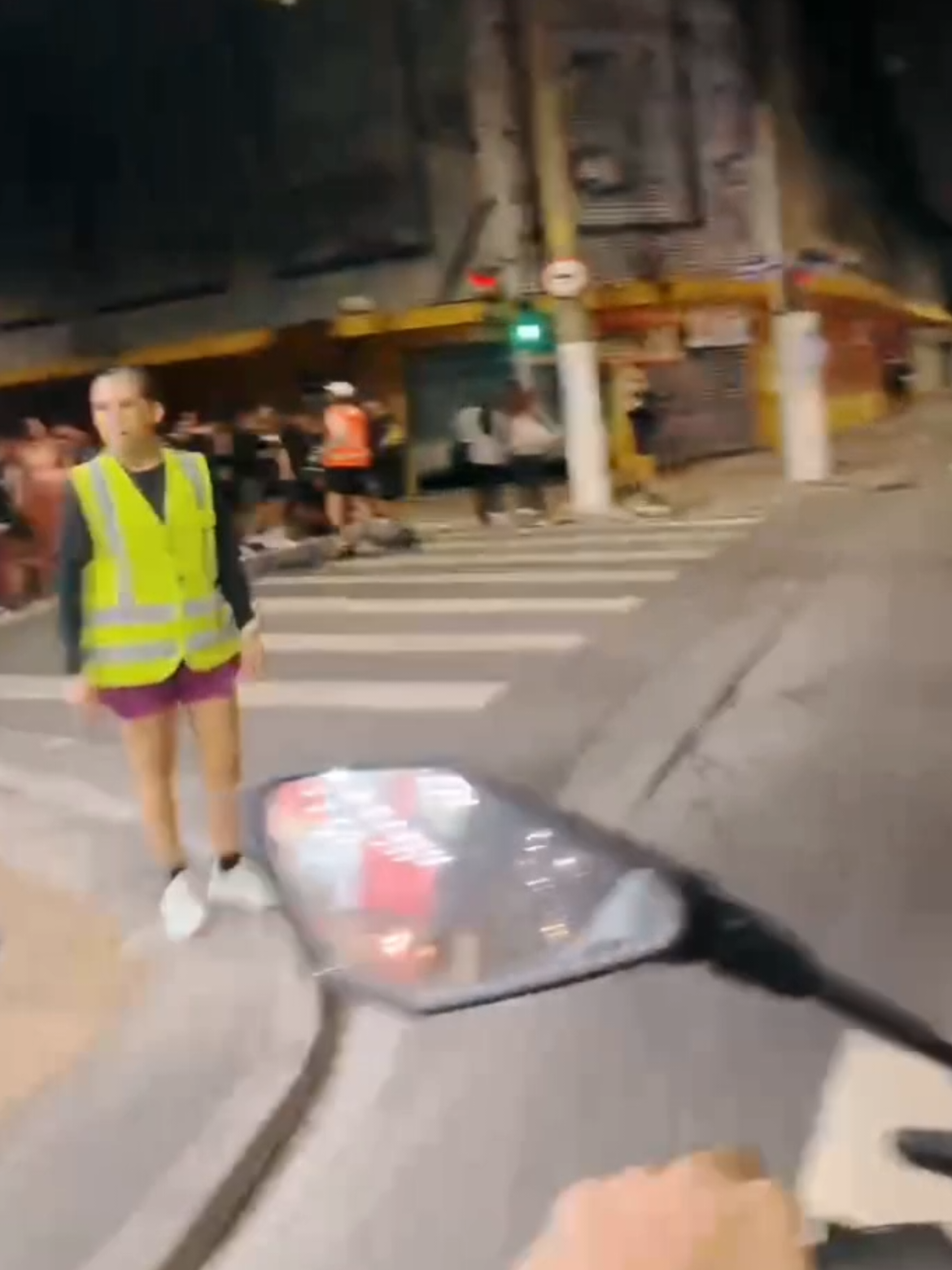 bistecone aprendendo a andar de moto nas rua de Mauá #bistecone #bisteconee #bisteconelive #foryour #foryoupage 
