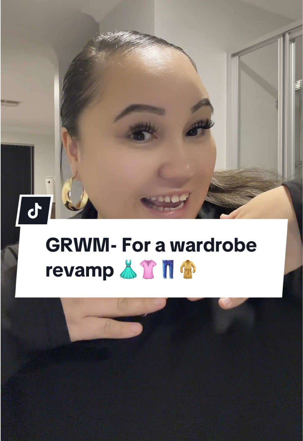 First day on the job 👗👚👖🧥 #fashionstylist #instyledbysummer #fyp 