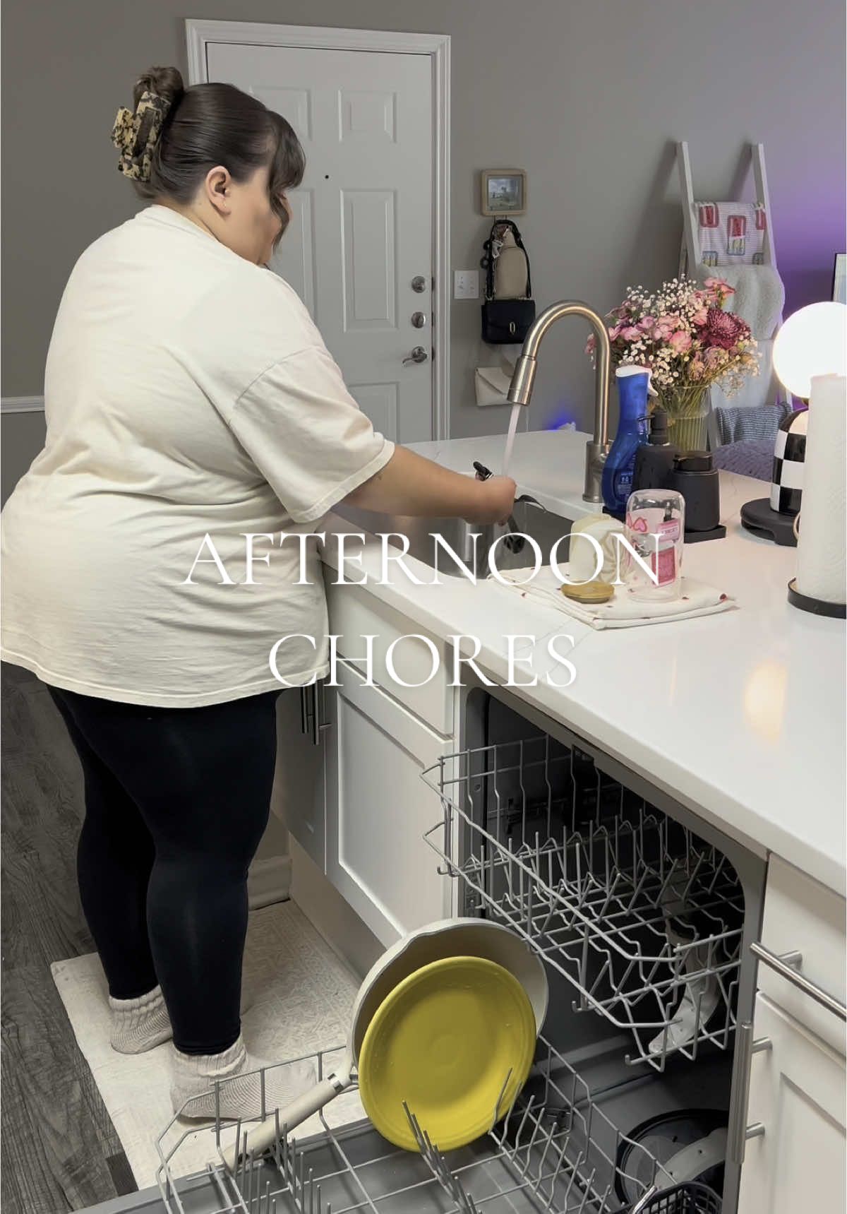 and just like that…it’s laundry day again🥲 #afternoonroutine #dayinmylife #dayinthelife #sundayreset #resetroutine #cleaning #organization #laundry #homedecor #cozyathome #cozyvibes #minivlog #Vlog #fyp #trending #plussizefashion 