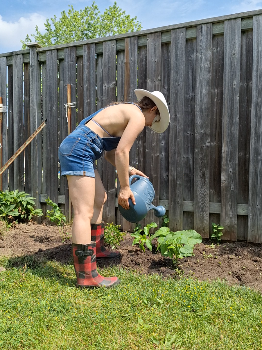 #gardening #sommer #overalls #girlnextdoor #treanding 