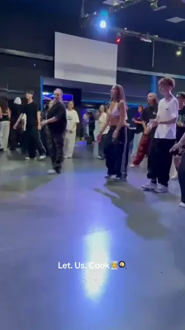 Alcuni della Dtfam alla lezione di 🧠: Mark Magsino  #dancecamp #danceclass #stage #dancer #dtfam #hiphop #viral #perte #foryou  #fyp #letuscook #coreography 